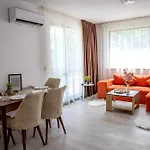 Two-bedroom Premium アパート *