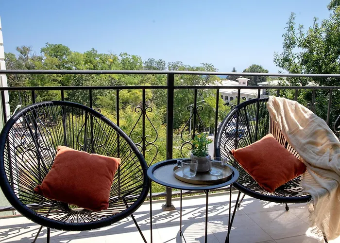 Spacious Two-Bedroom Apartment Sea View Near Beach * Saints Constantine and Helena