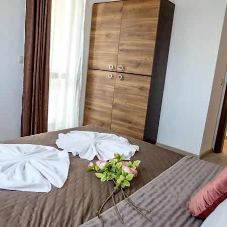 Spacious Two-Bedroom Apartment Sea View Near Beach