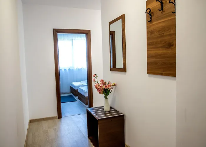 Spacious Two-Bedroom Apartment Sea View Near Beach 산콘스탄틴앤헬레나