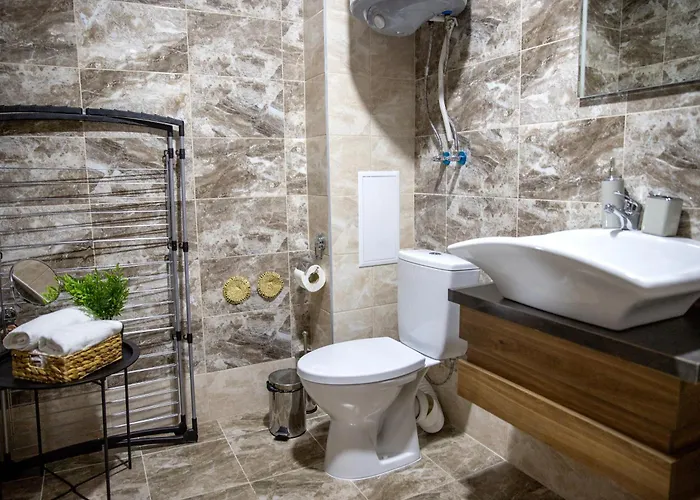 Spacious Two-Bedroom Apartment Sea View Near Beach 아파트